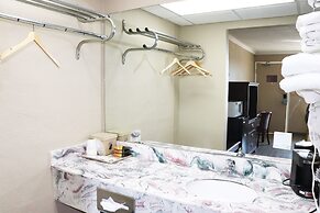 Super 8 by Wyndham Clarksville East