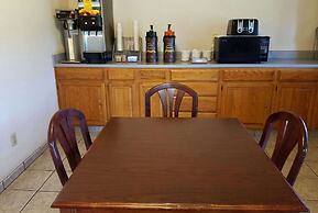 Knights Inn Franklin, PA