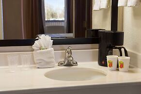 Super 8 by Wyndham Woodward