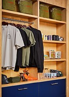 Trailborn Rocky Mountains Outpost