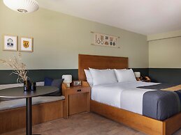 Trailborn Rocky Mountains Outpost