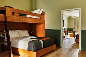 Trailborn Rocky Mountains Outpost