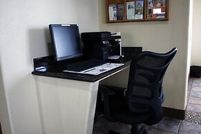 Super 8 by Wyndham Jamestown
