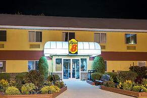 Super 8 by Wyndham Medina