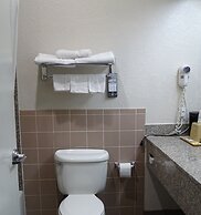 Super 8 by Wyndham Houston/Brookhollow NW