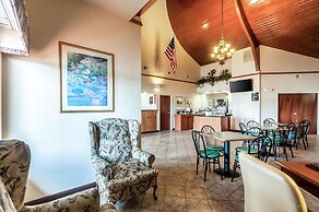 Econo Lodge Inn & Suites