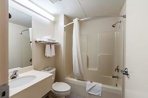 Econo Lodge Inn & Suites