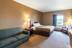 Econo Lodge Inn & Suites
