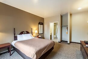 Econo Lodge Inn & Suites