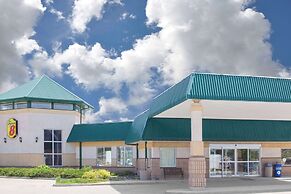 Super 8 by Wyndham Portage La Prairie MB