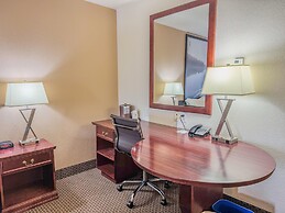 Super 8 by Wyndham High River AB