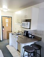 Super 8 by Wyndham High River AB