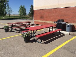 Super 8 by Wyndham High River AB