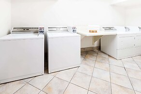 Super 8 by Wyndham High River AB