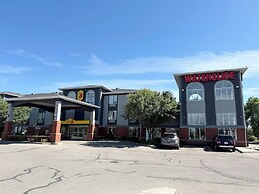 Super 8 by Wyndham High River AB