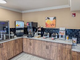 Super 8 by Wyndham High River AB