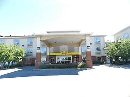 Super 8 by Wyndham High River AB