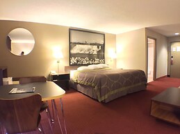 Super 8 by Wyndham Niagara Falls NY