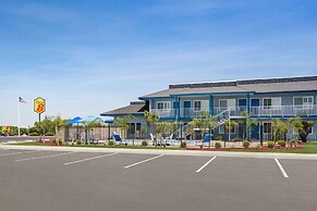 Super 8 by Wyndham Lindsay Olive Tree