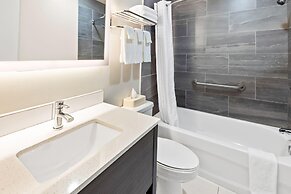 Howard Johnson by Wyndham Thunder Bay