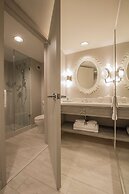 Universal’s Loews Royal Pacific Resort