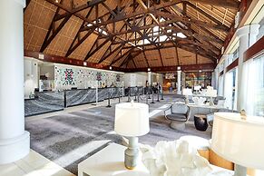 Universal’s Loews Royal Pacific Resort