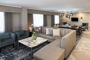 Universal’s Loews Royal Pacific Resort