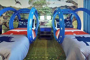 Universal’s Loews Royal Pacific Resort