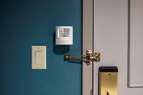 Universal’s Loews Royal Pacific Resort