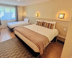 Travel Plaza Hotel