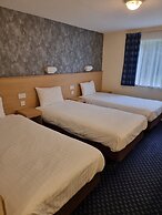 Travel Plaza Hotel