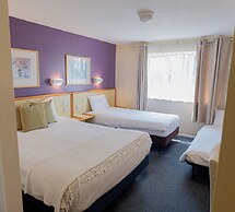Travel Plaza Hotel