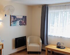 Travel Plaza Hotel