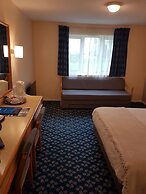 Travel Plaza Hotel