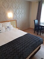 Travel Plaza Hotel