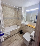 Travel Plaza Hotel