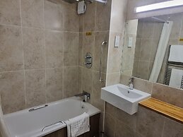 Travel Plaza Hotel