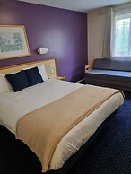 Travel Plaza Hotel