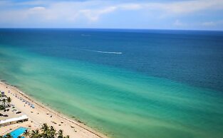 Diplomat Beach Resort Hollywood, Curio Collection by Hilton