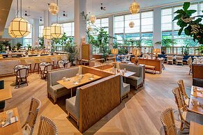 Diplomat Beach Resort Hollywood, Curio Collection by Hilton