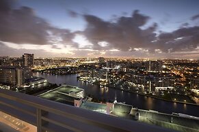 Diplomat Beach Resort Hollywood, Curio Collection by Hilton