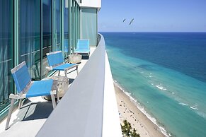 Diplomat Beach Resort Hollywood, Curio Collection by Hilton