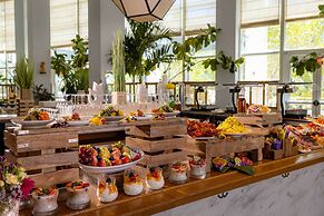 Diplomat Beach Resort Hollywood, Curio Collection by Hilton