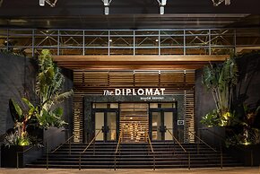 Signia by Hilton Diplomat Beach Resort