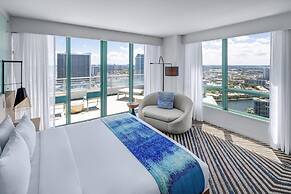 Signia by Hilton Diplomat Beach Resort