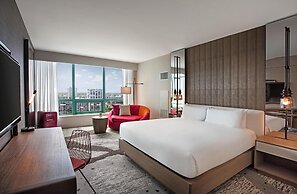 Signia by Hilton Diplomat Beach Resort
