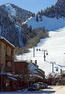 Aspen Square Condominium Hotel