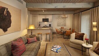 Aspen Square Condominium Hotel