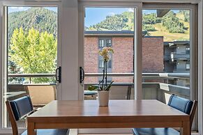 Aspen Square Condominium Hotel