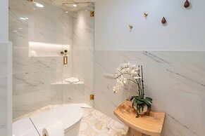 Aspen Square Condominium Hotel